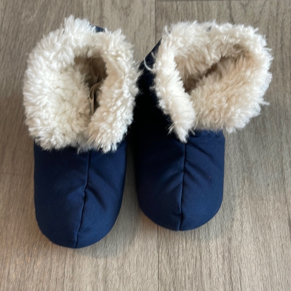 Pottery barn kids fuzzy slippers